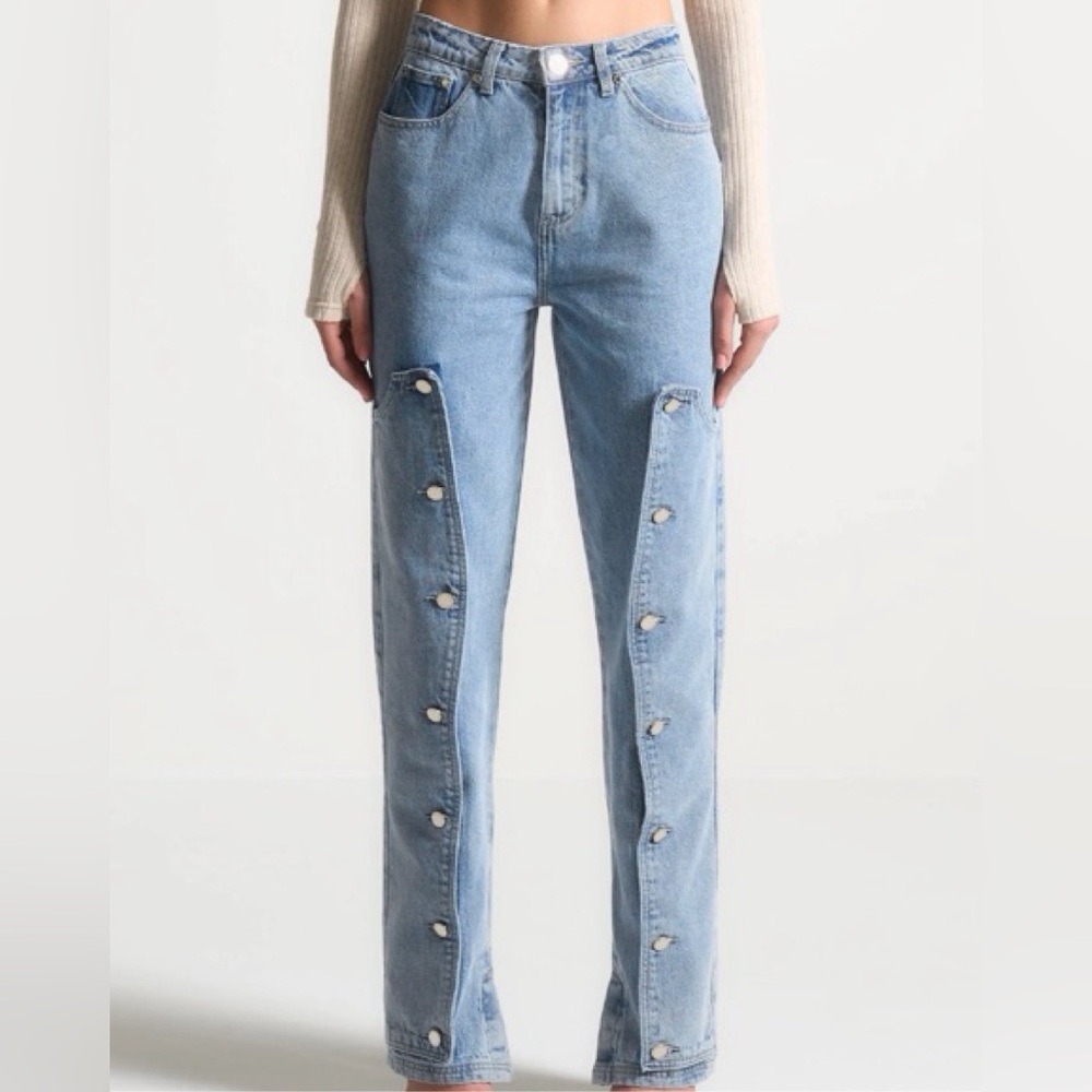 Maniere de Voir Button Down Overlay Mom Jeans - Mid Blue